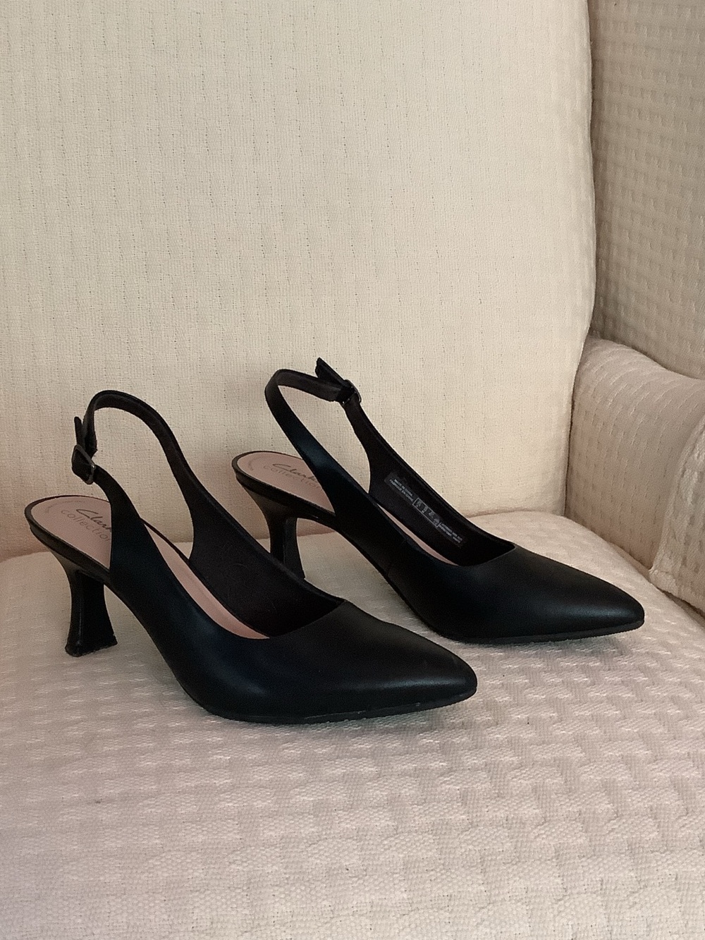 Clarks Black Pointed-Toe Slingback Heels super comfy